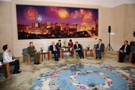 全国政协副主席阿不来提·阿不都热西提会见新西兰大使伍开文