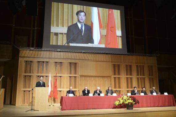 我会李建平副会长代表中欧协会会长乌云其木格致辞