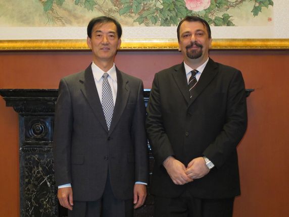 李建平副会长会见马其顿大使 