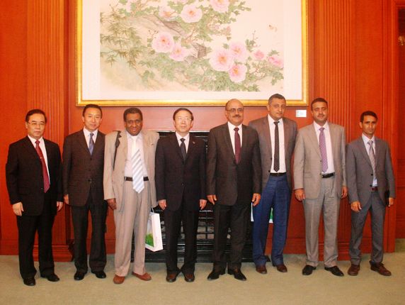 冯佐库副会长与代表团合影
