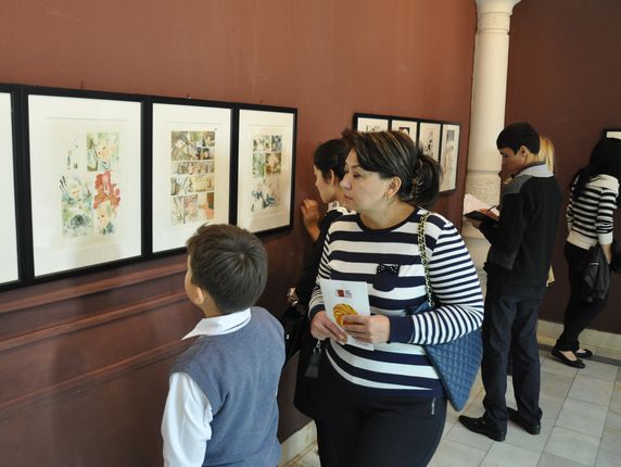 漫画展吸引了当地不同年龄层的观众前来观展