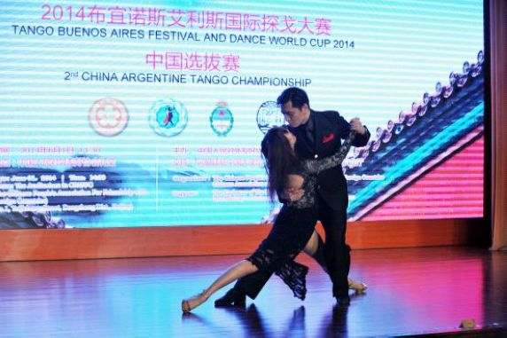 舞台组冠军锺可欣和林欣民（摄影：翔子）