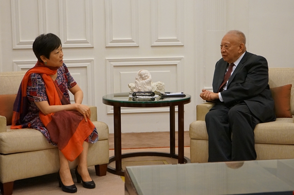 李小林会长与董建华副主席会谈