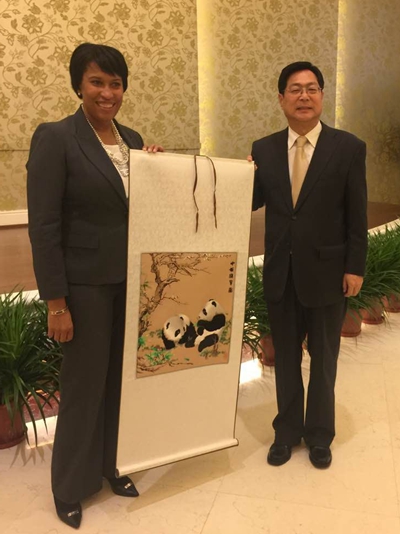 谢元副会长会见美国华盛顿市市长
