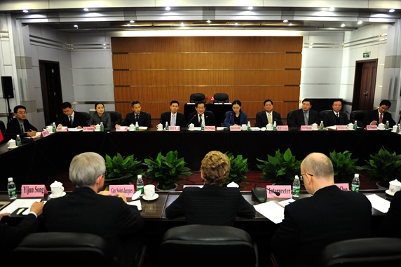 科技部部长万钢会见安省省长
