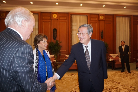 周小川副主席会见帕斯卡尔副议长和智利驻华大使