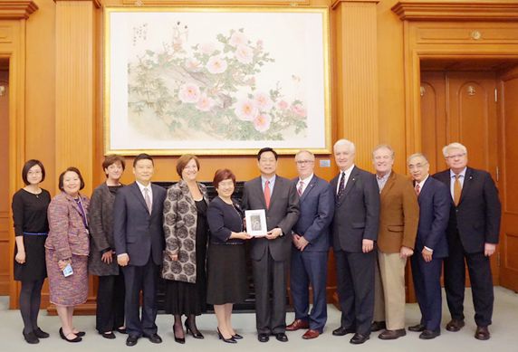 谢元副会长与代表团主要成员合影