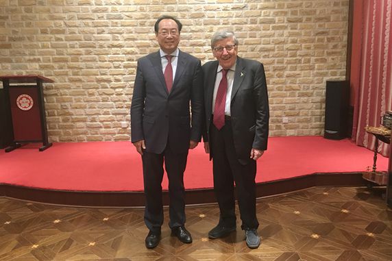 宋敬武副会长会见意大利前外交部长、意大利林格大学校长维琴佐·斯科提