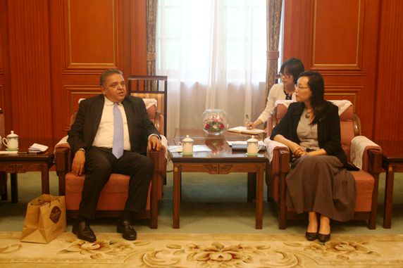 林怡副会长会见摩洛哥商会主席