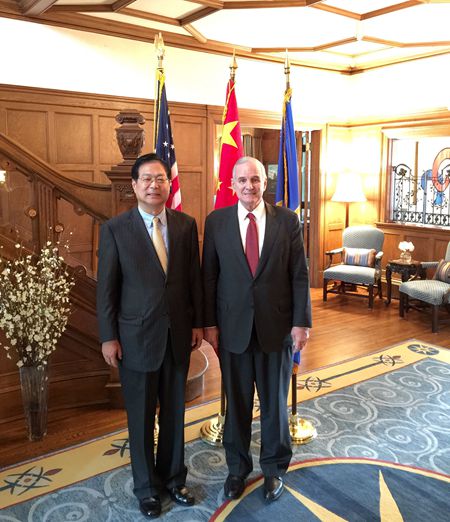 谢元副会长会见明尼苏达州州长戴顿