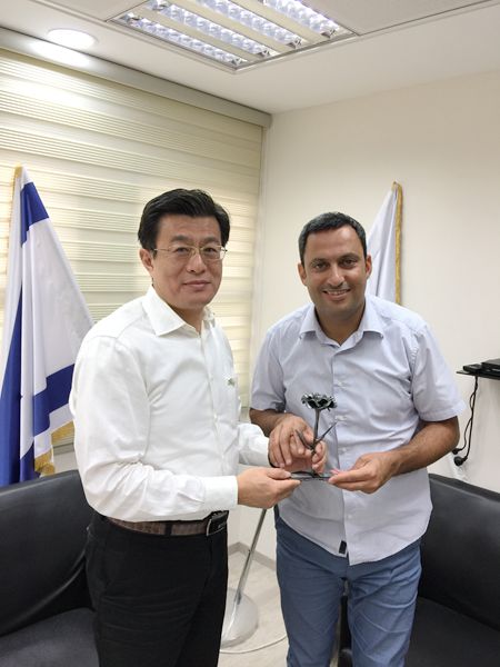 会晤斯德洛特市市长达维迪