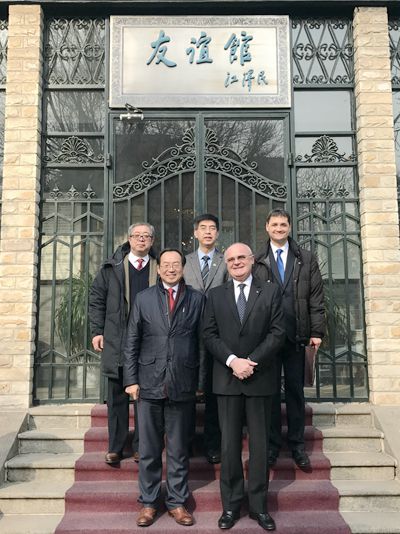 宋会长会见罗马尼亚驻华大使