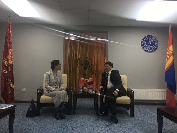  林副会长会见蒙古和平友好组织主席德·扎格德扎布