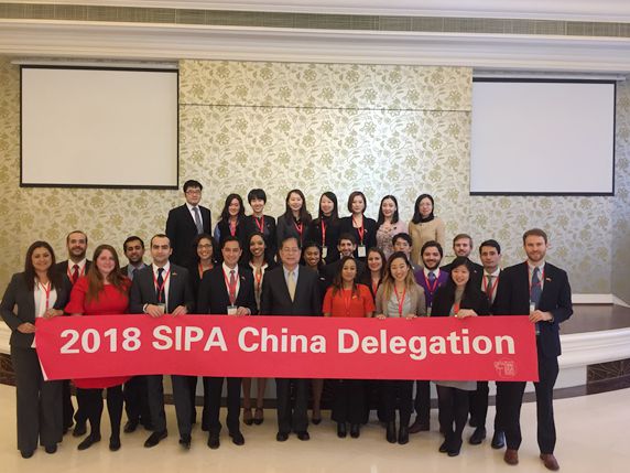 谢元副会长会见美国哥伦比亚大学学生代表团