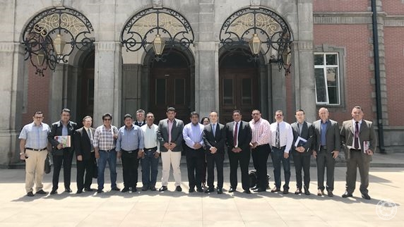 拉美地方官员交流团拜访我会
