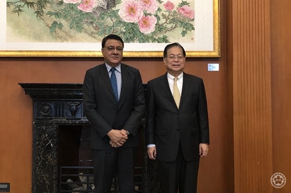 谢元副会长会见萨摩亚驻华大使托欧玛塔
