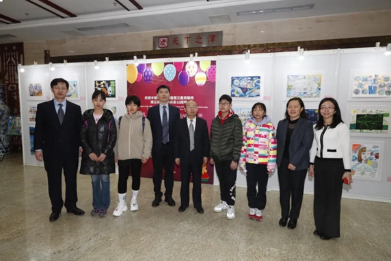 天津惠灵顿画展1_副本.jpg