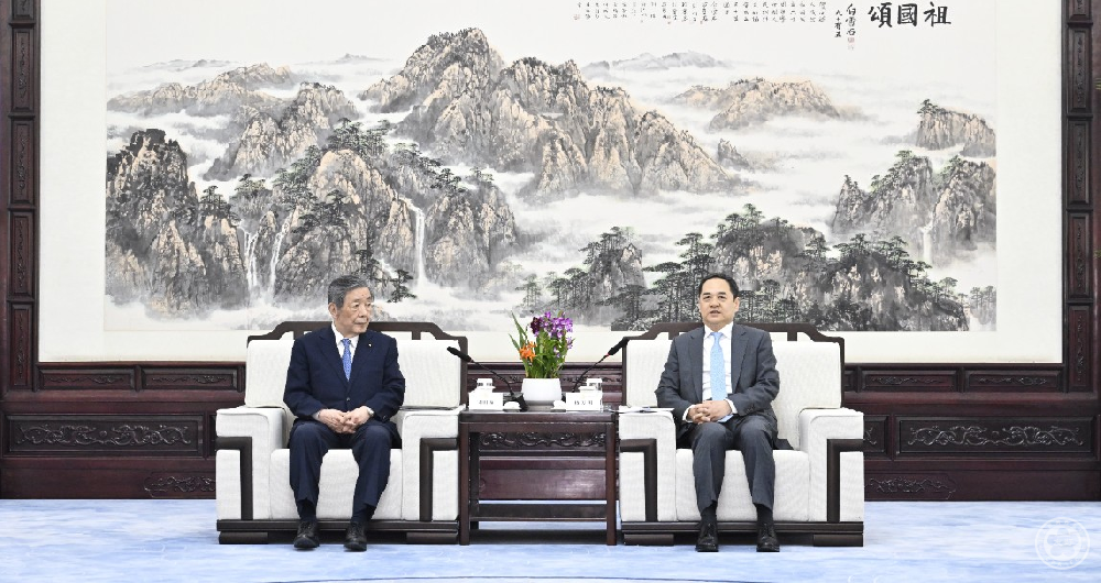 President Yang Wanming Meets with Delegation of Japan-China Friendship Parliamentarians' Union