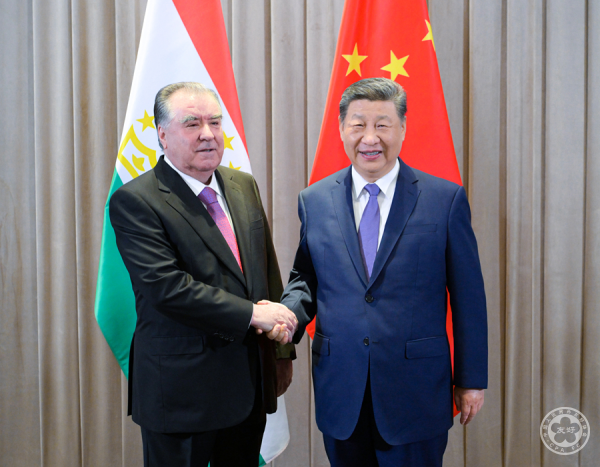 Xi Jinping Meets with Tajik President Emomali Rahmon