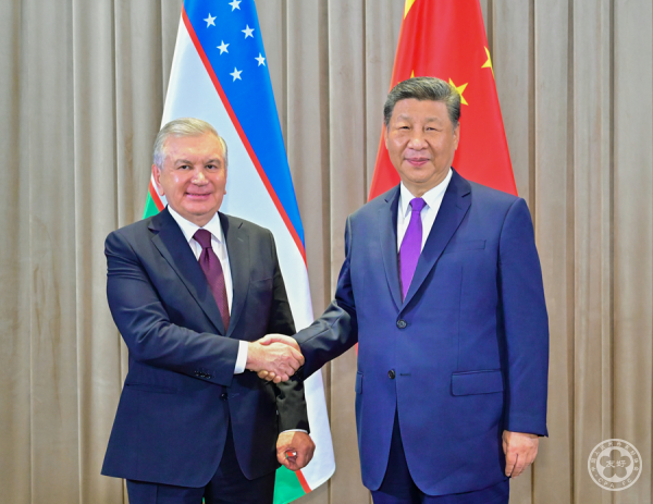 Xi Jinping Meets with Uzbek President Shavkat Mirziyoyev