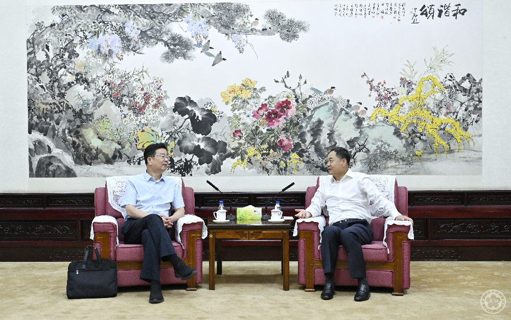 杨万明会长会见北京市委副书记、北京市友协会长游钧