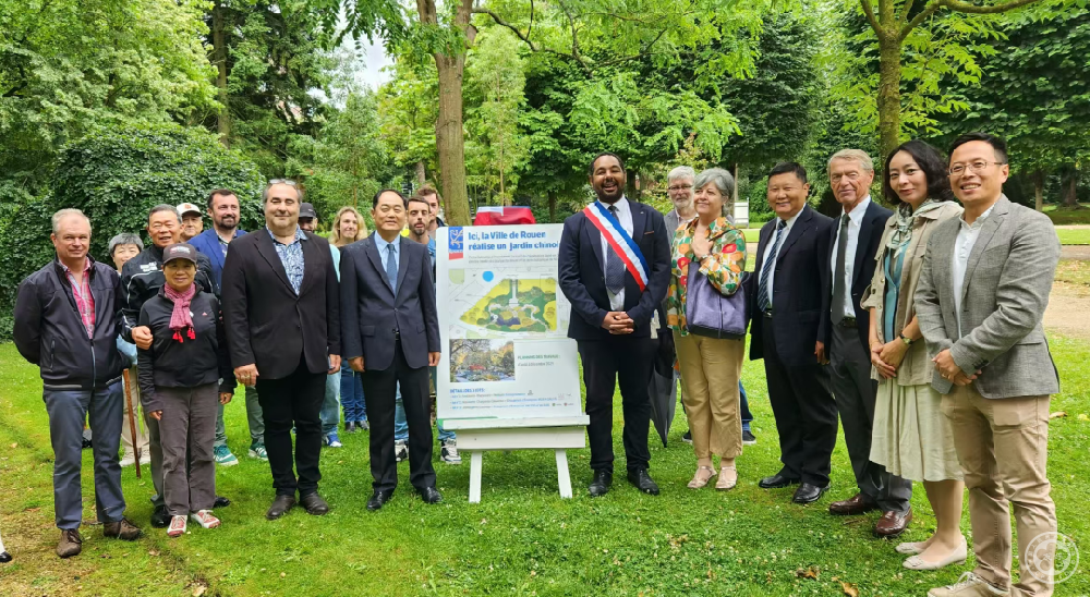 President Yang Wanming Leads Delegation to France
